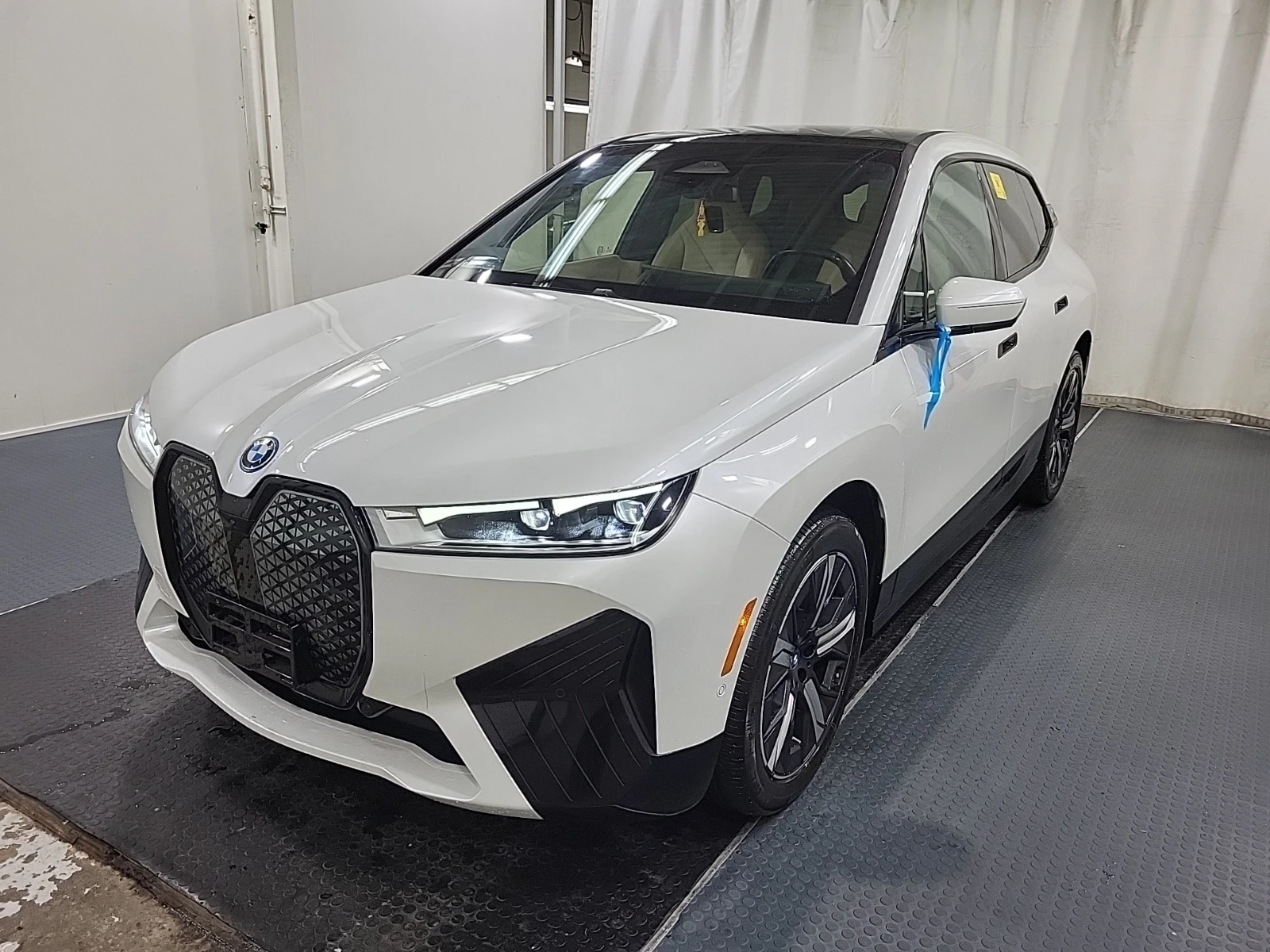 BMW iX  Xdrive40 | Mobile.bg � ����������� 1