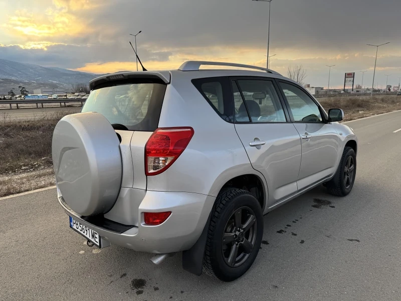 Toyota Rav4 2.0 ГАЗ ПЕРФЕКТНА, снимка 7 - Автомобили и джипове - 49199420