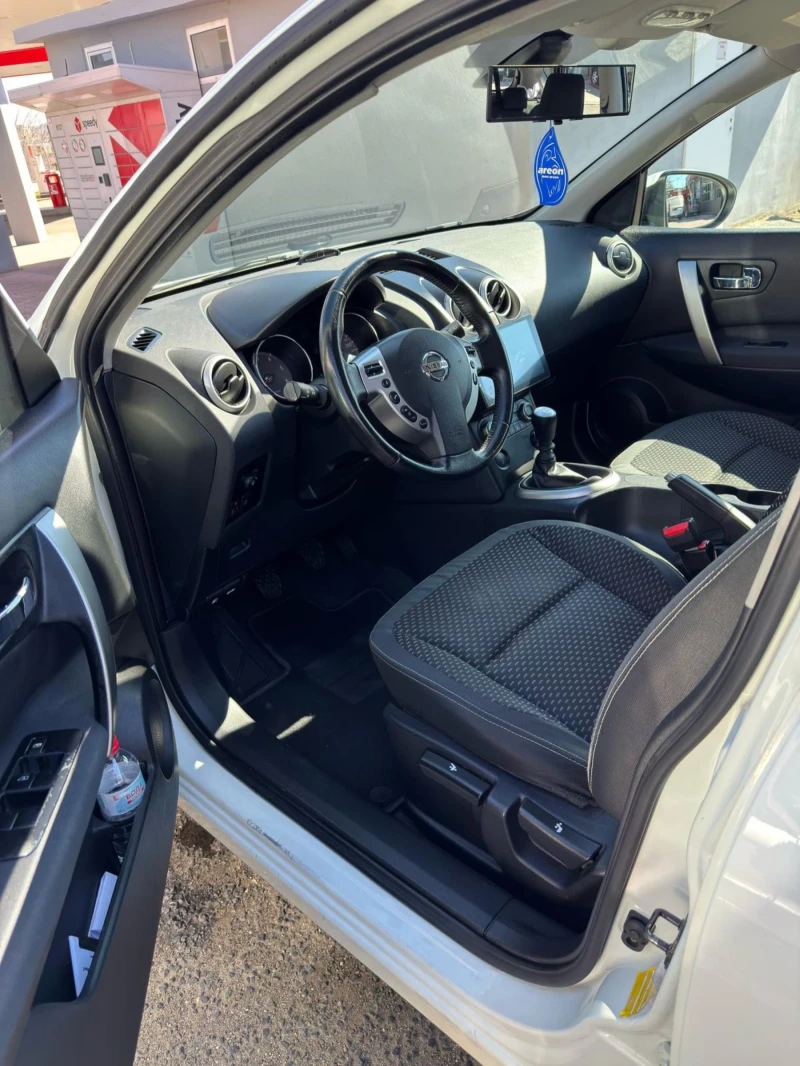 Nissan Qashqai, снимка 9 - Автомобили и джипове - 49593549