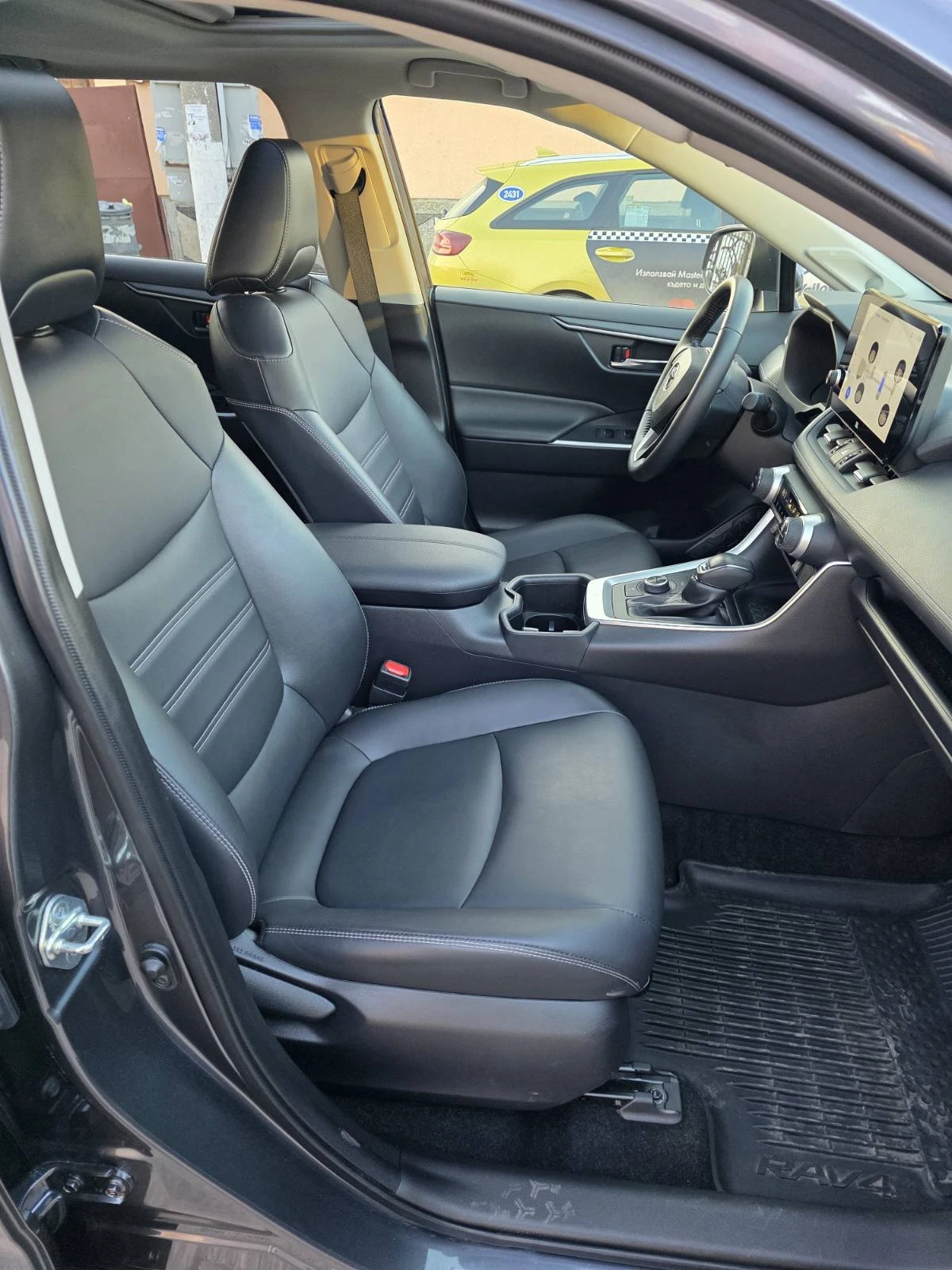 Toyota Rav4 XLE HYBRID PREMIUM AWD, снимка 12 - Автомобили и джипове - 53342205