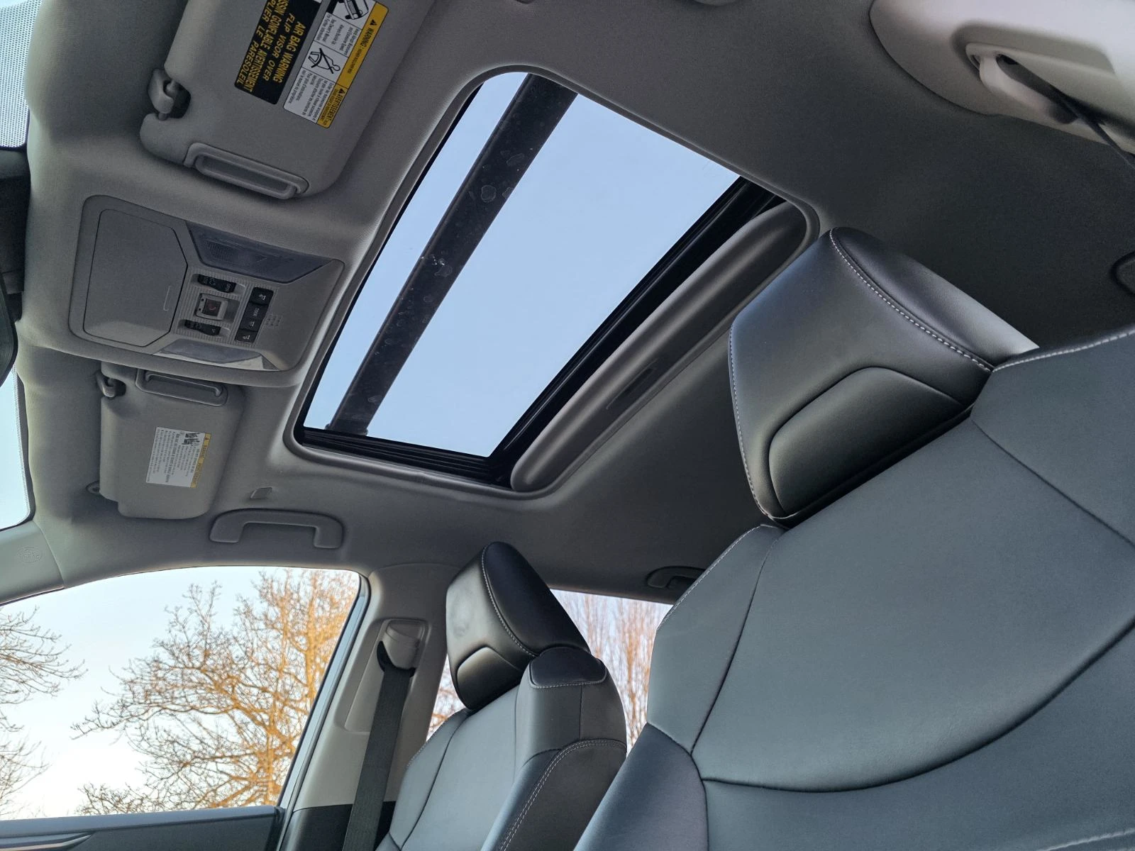 Toyota Rav4 XLE HYBRID PREMIUM AWD, снимка 14 - Автомобили и джипове - 53342205