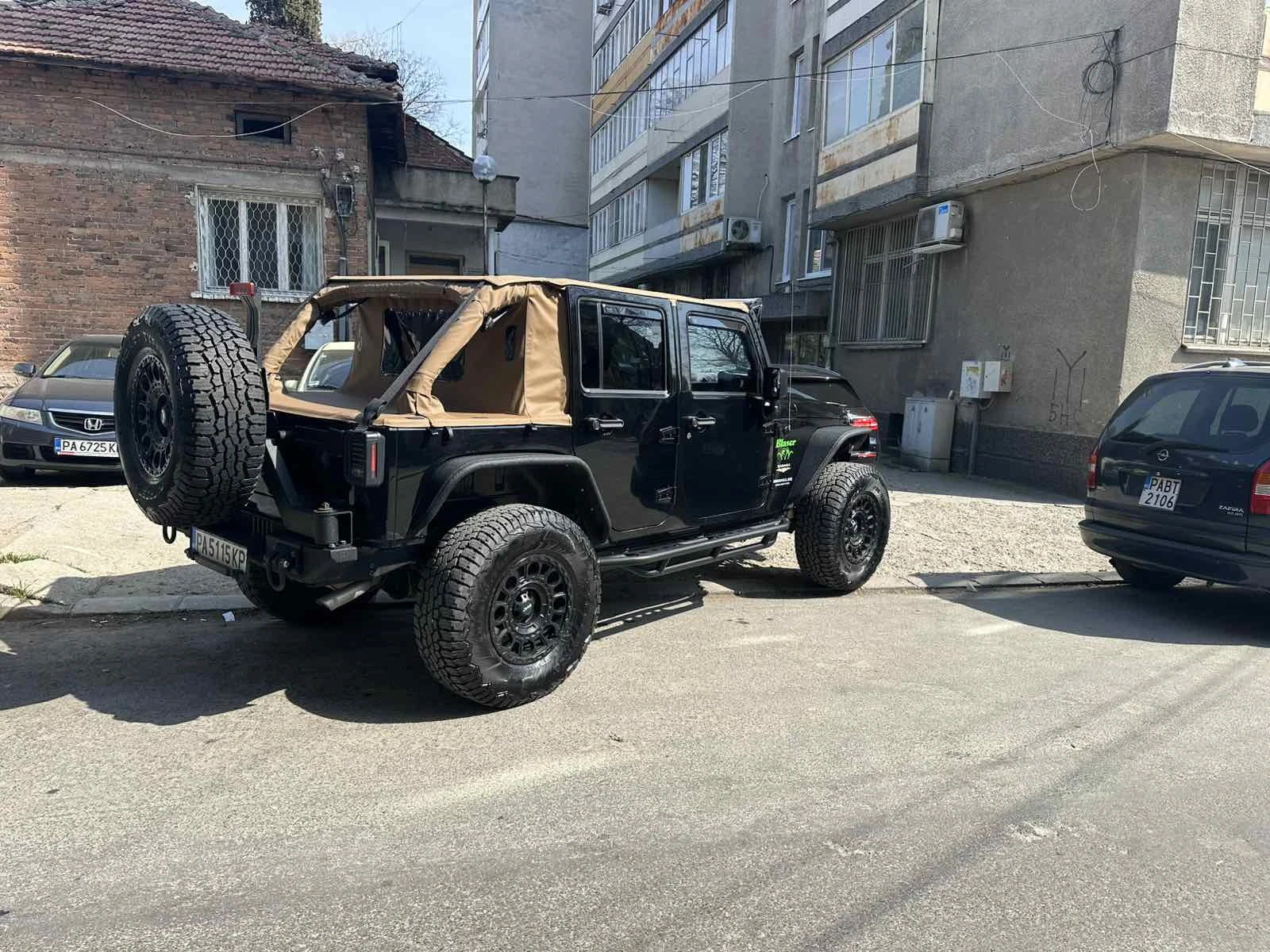 Jeep Wrangler Sahara, снимка 3 - Автомобили и джипове - 54304187