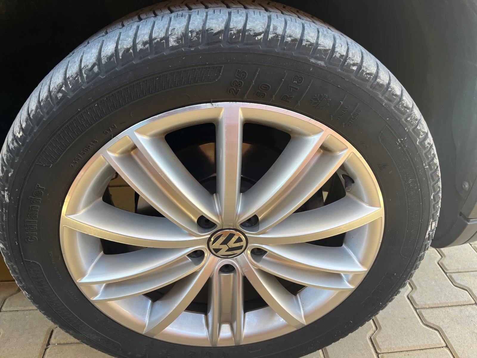 VW Tiguan 2.0tdi 140k 4x4 panorama, снимка 6 - Автомобили и джипове - 54563620