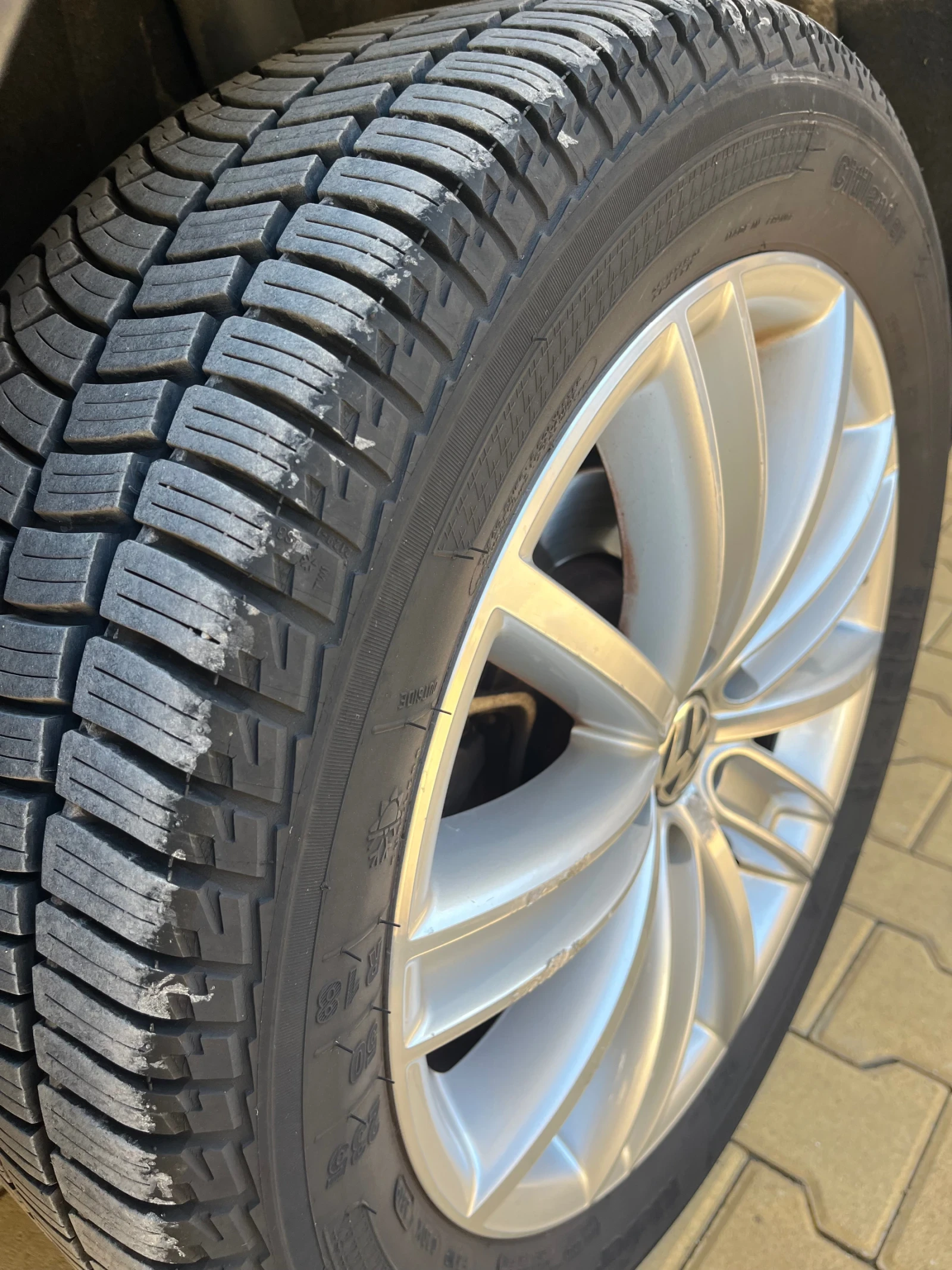 VW Tiguan 2.0tdi 140k 4x4 panorama, снимка 15 - Автомобили и джипове - 54563620
