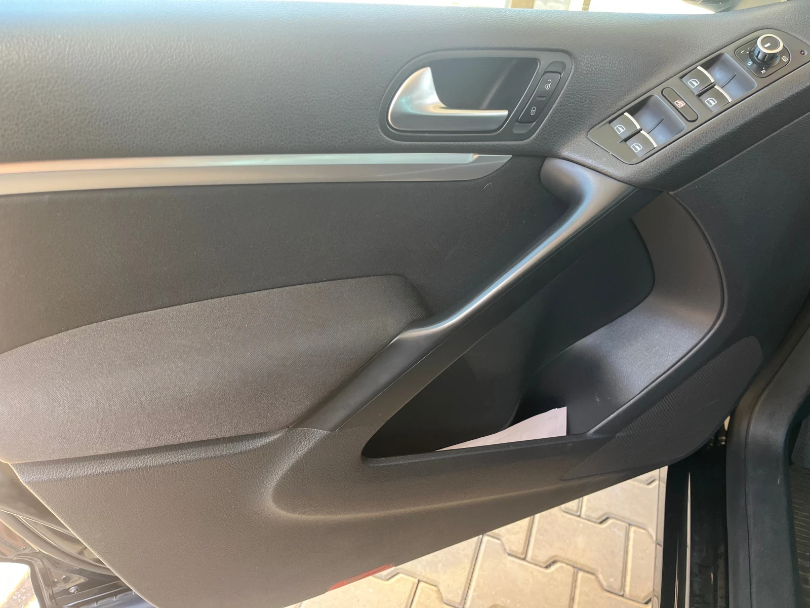 VW Tiguan 2.0tdi 140k 4x4 panorama, снимка 7 - Автомобили и джипове - 54563620