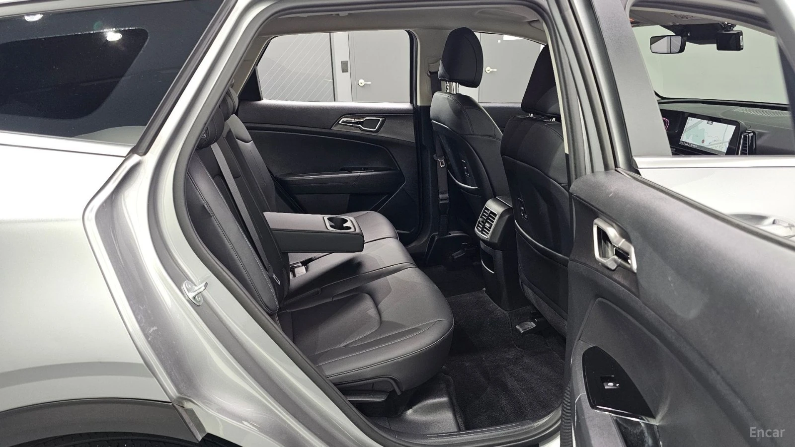 Kia Sportage PRESTIGE* КОЖА* ПОДГРЕВ* ОБДУХВ* НАВИ* КАМЕРА, снимка 10 - Автомобили и джипове - 55480078