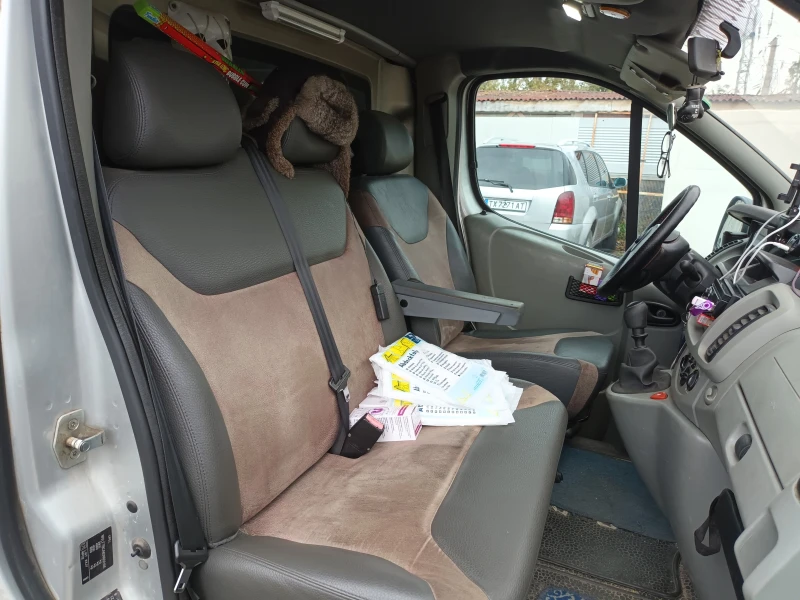 Opel Vivaro, снимка 5 - Бусове и автобуси - 47947800