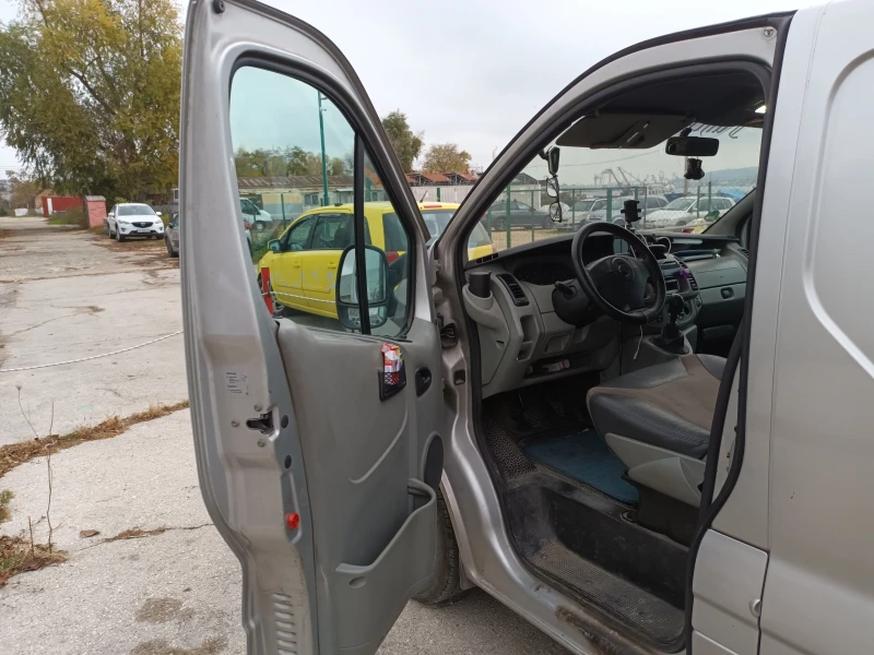 Opel Vivaro, снимка 7 - Бусове и автобуси - 47947800