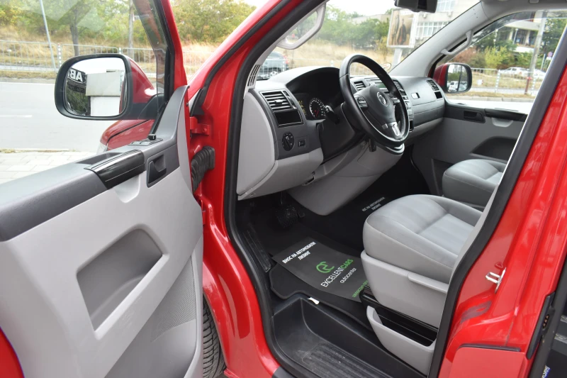 VW Transporter 2.0ТDI* 4MOTION* 7+ 1места* AUTOMAT, снимка 7 - Бусове и автобуси - 51932038
