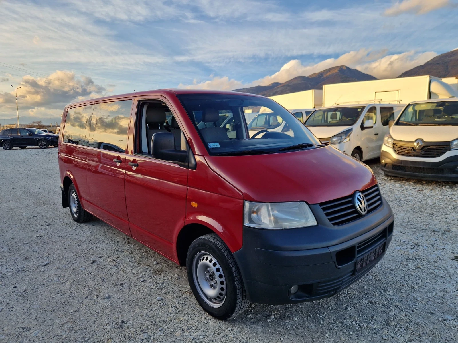 VW Transporter 1.9 TDI LONG - изображение 2