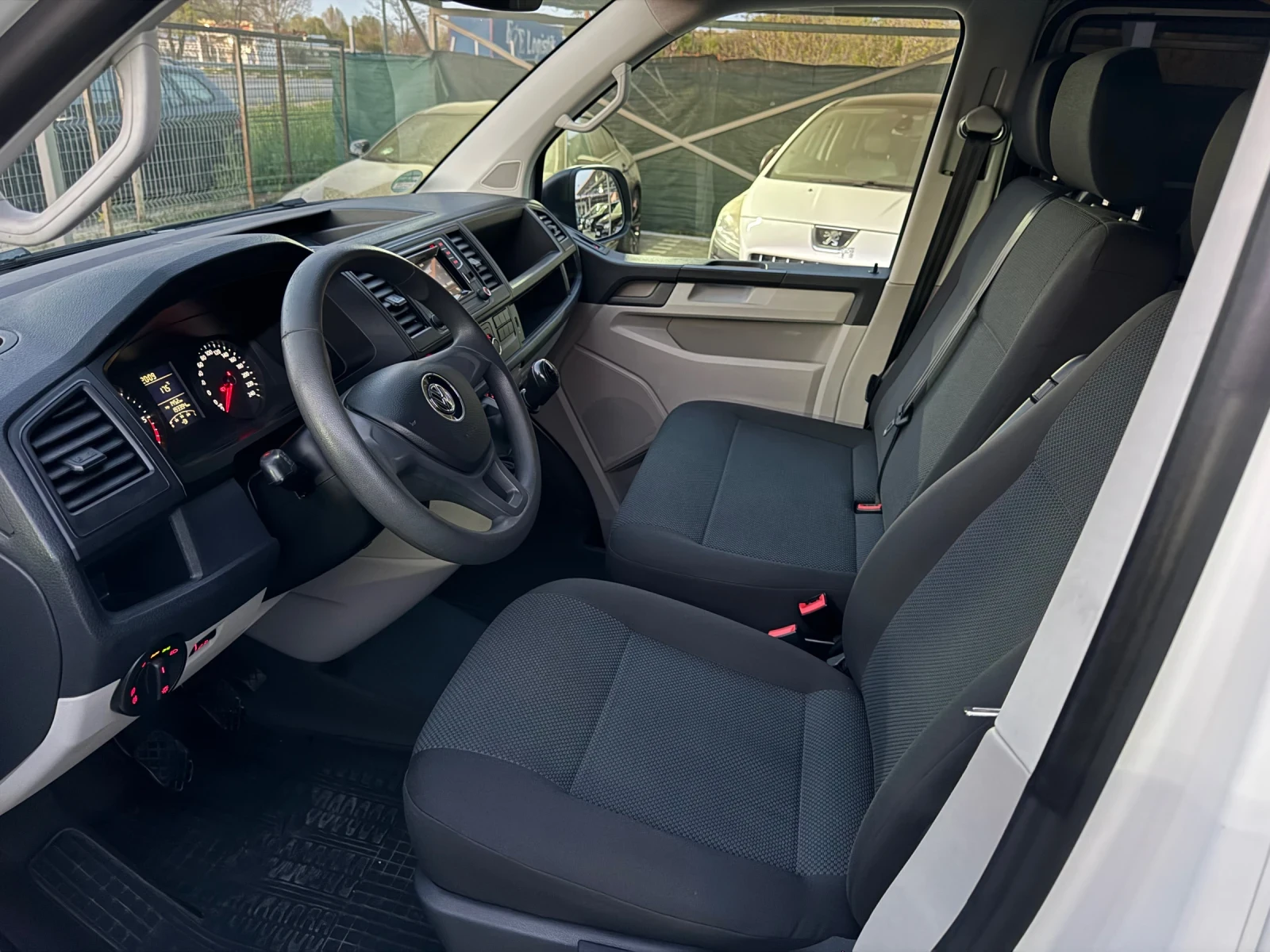 VW T6 2.0TDI 150к.с 9МЕСТА КАТО НОВА, снимка 12 - Бусове и автобуси - 54230852