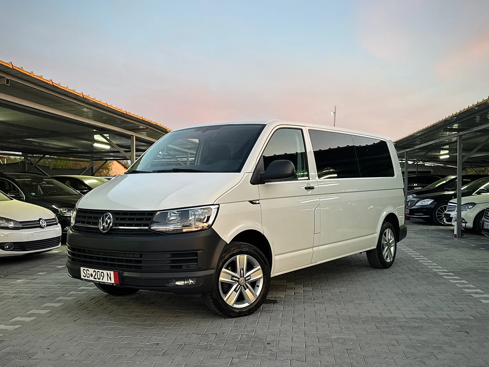VW T6 2.0TDI 150к.с 9МЕСТА КАТО НОВА, снимка 2 - Бусове и автобуси - 54230852