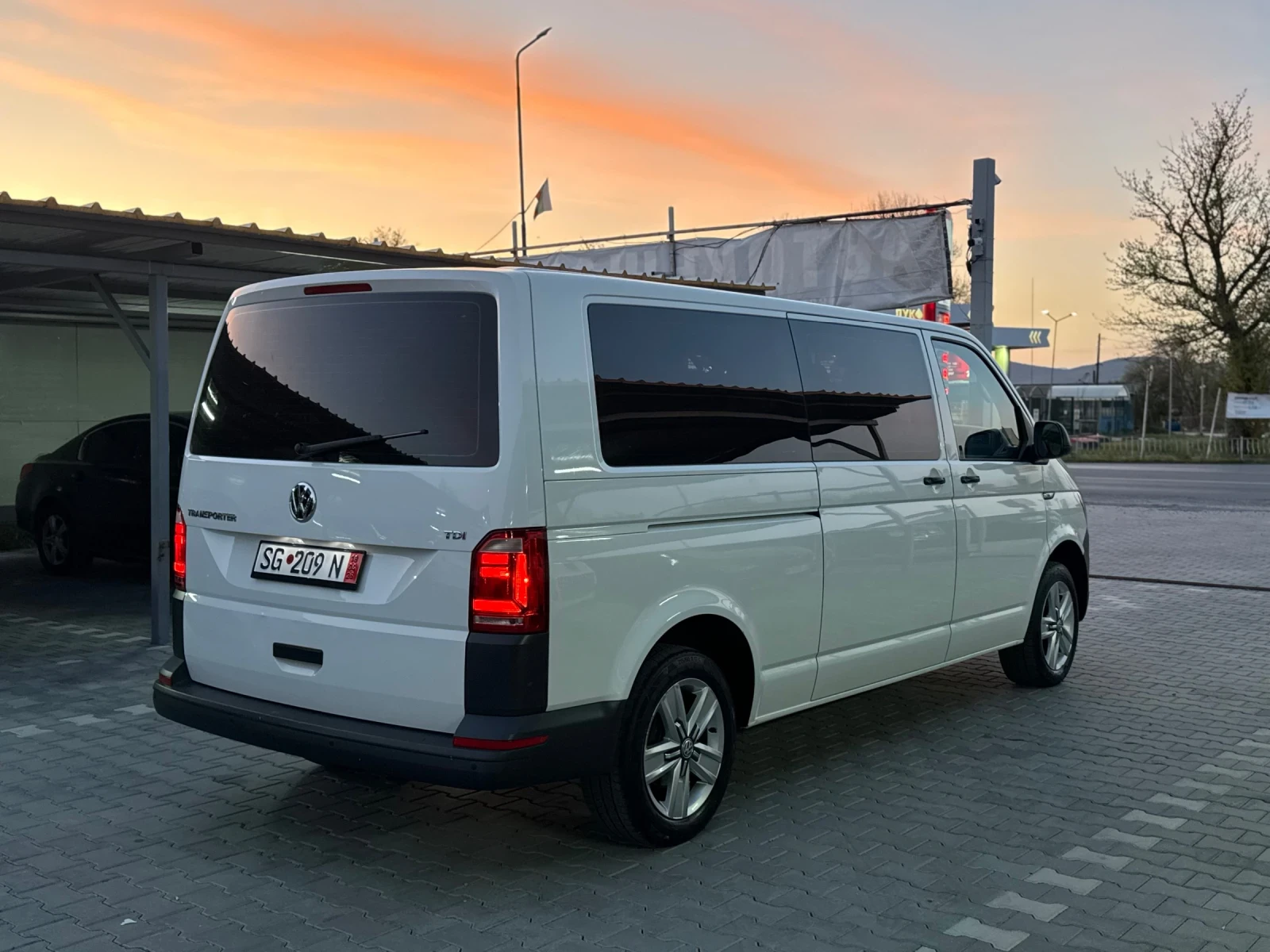 VW T6 2.0TDI 150к.с 9МЕСТА КАТО НОВА, снимка 8 - Бусове и автобуси - 54230852