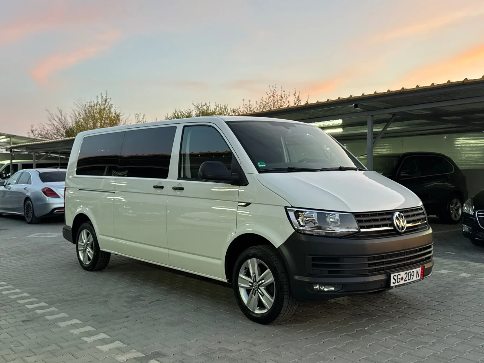 VW T6 2.0TDI 150к.с 9МЕСТА КАТО НОВА, снимка 3 - Бусове и автобуси - 54230852