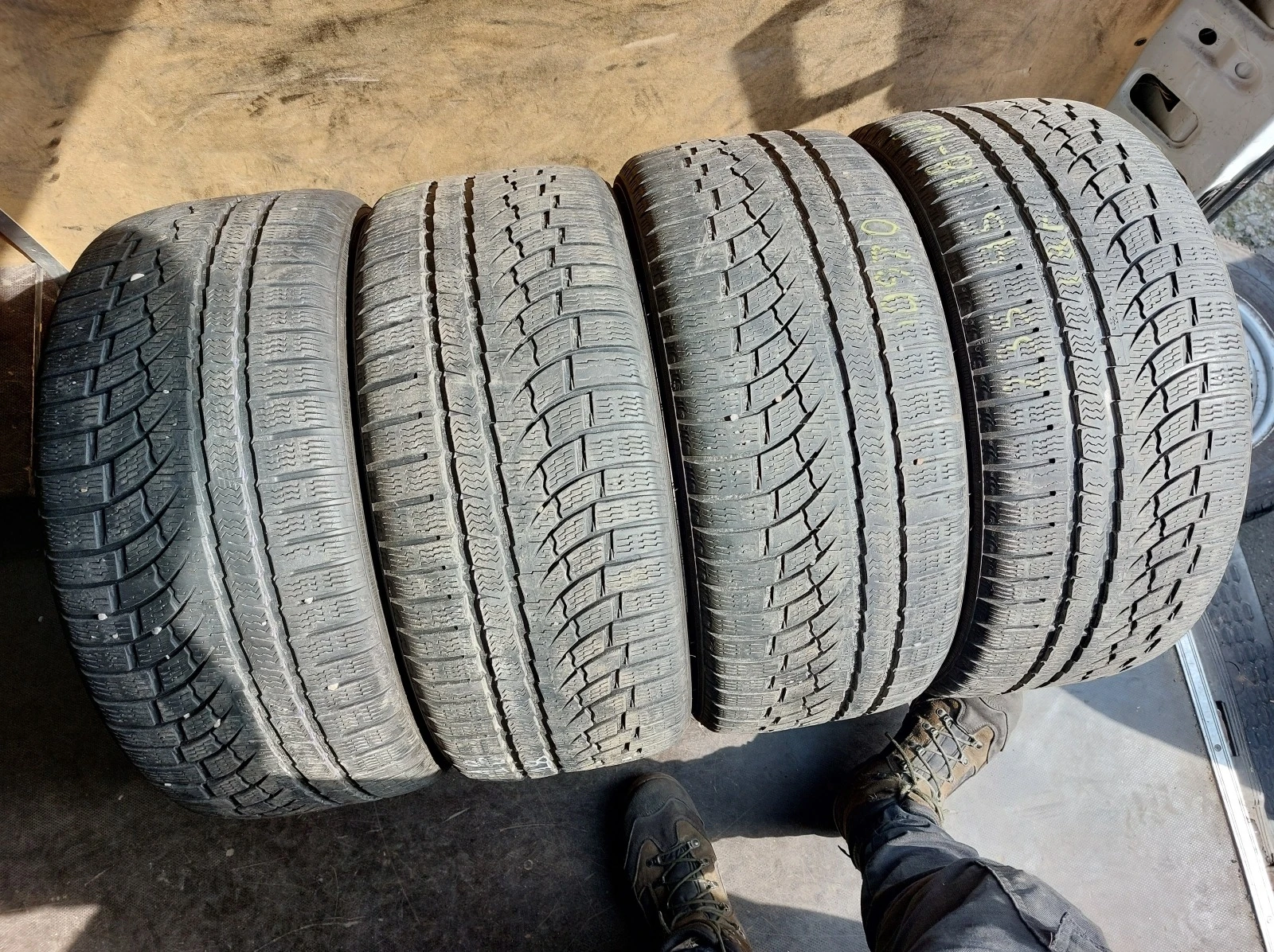 ���� 235/40R18 | Mobile.bg � ����������� 1