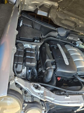 Mercedes-Benz E 200, снимка 10