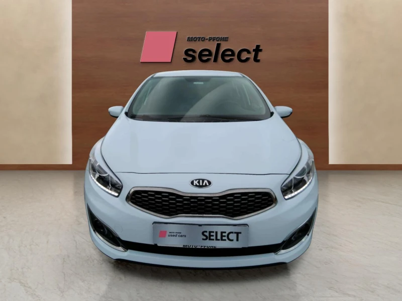 Kia Ceed 1.4, снимка 2 - Автомобили и джипове - 49472094