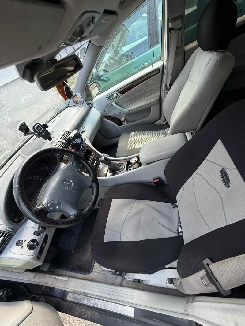 Mercedes-Benz C 220, снимка 8 - Автомобили и джипове - 51969798