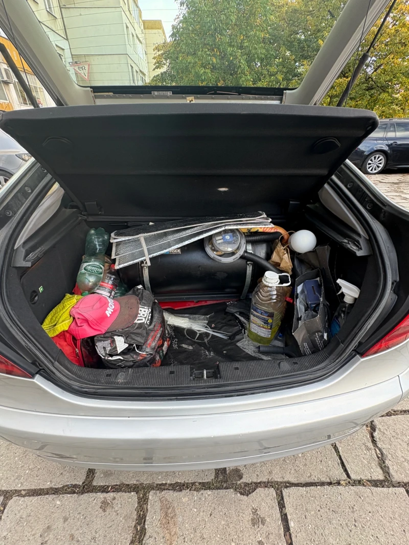 Mercedes-Benz C 200 Kompresor Газ/Бензин, снимка 11 - Автомобили и джипове - 52566325