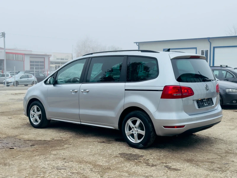 VW Sharan 2.0 TDI 140к.с. Автомат-Нави-Темпомат, снимка 5 - Автомобили и джипове - 52664301