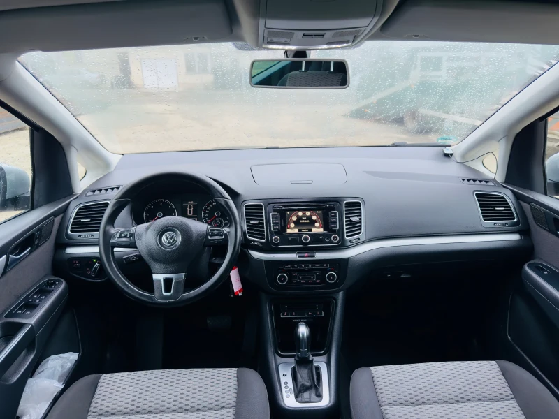 VW Sharan 2.0 TDI 140к.с. Автомат-Нави-Темпомат, снимка 6 - Автомобили и джипове - 52664301