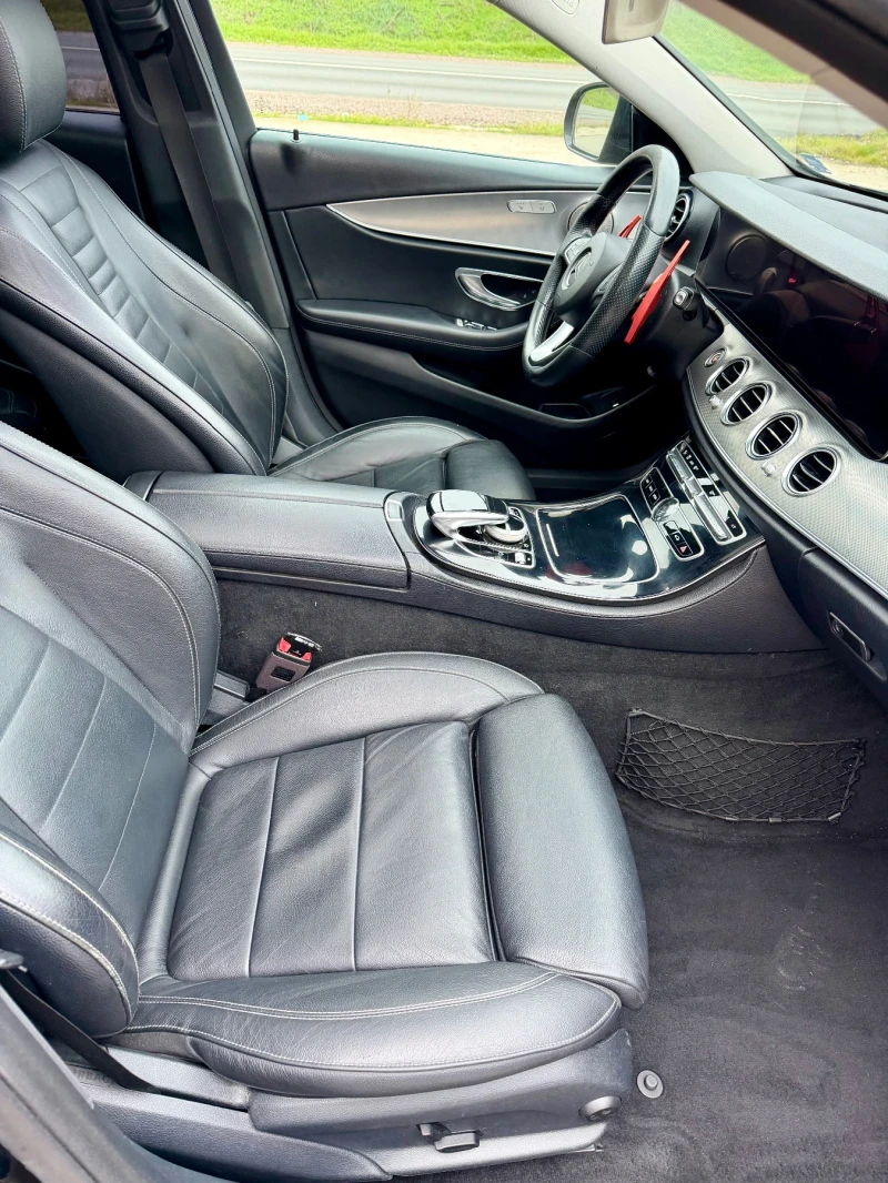Mercedes-Benz E 220 9G Tronic, снимка 13 - Автомобили и джипове - 52857046