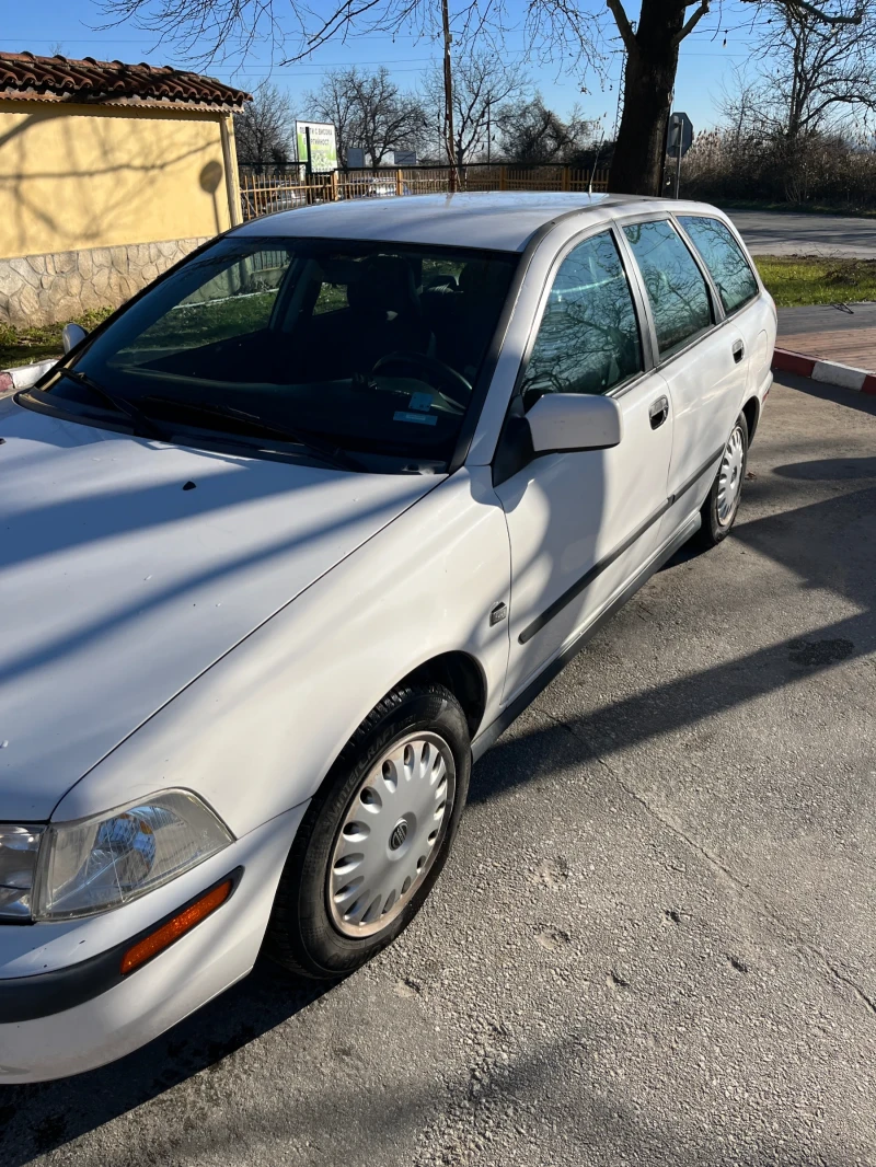 Volvo V40 1.6, снимка 2 - Автомобили и джипове - 52934666