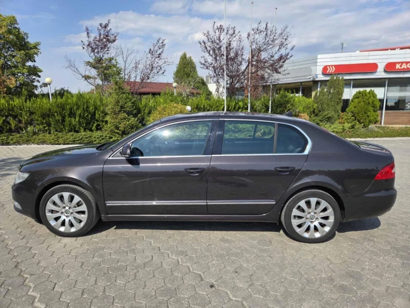 Skoda Superb 3.6 fsi 4x4, снимка 9 - Автомобили и джипове - 53181168
