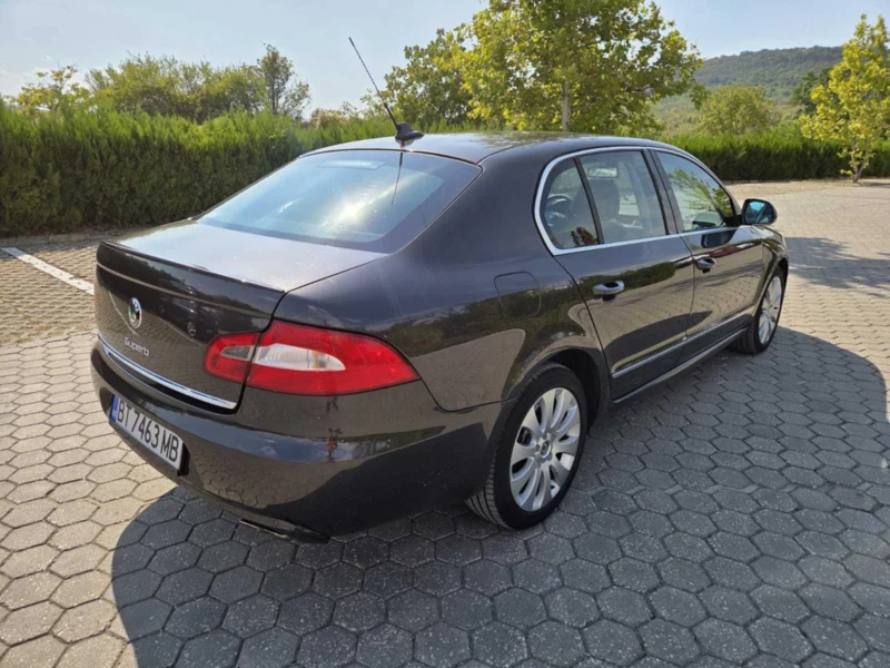 Skoda Superb 3.6 fsi 4x4, снимка 6 - Автомобили и джипове - 53181168