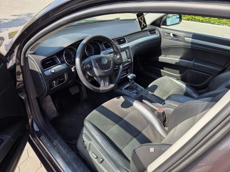 Skoda Superb 3.6 fsi 4x4, снимка 10 - Автомобили и джипове - 53181168