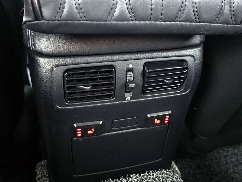 Infiniti Q70 3.7 Automatic, снимка 15 - Автомобили и джипове - 55597783