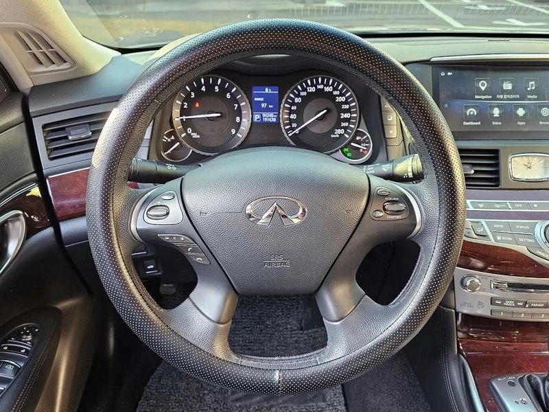 Infiniti Q70 3.7 Automatic, снимка 9 - Автомобили и джипове - 55597783