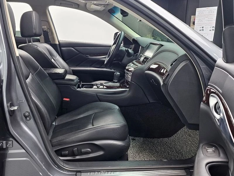 Infiniti Q70 3.7 Automatic, снимка 7 - Автомобили и джипове - 55597783