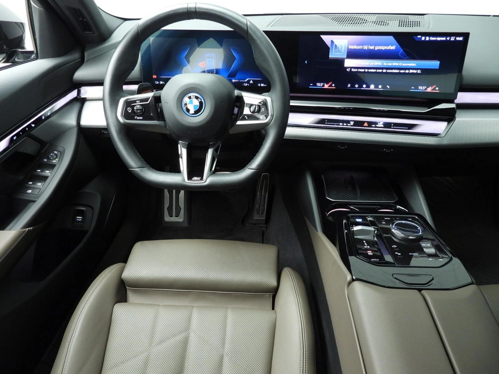 BMW i5 eDRIVE40/340HP/M-SPORTPACK/LED/NAVI/KLESS/240f - изображение 9