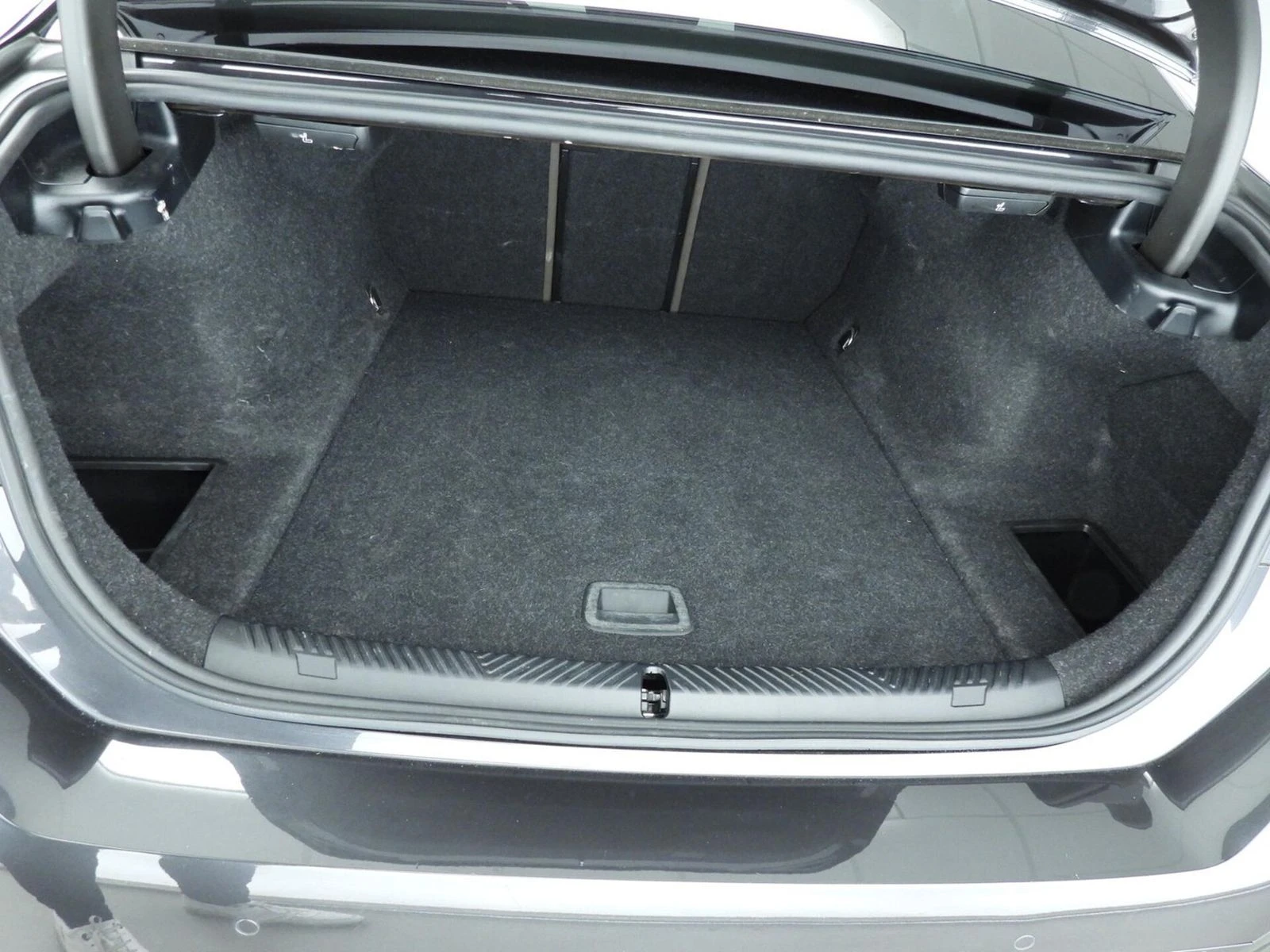 BMW i5 eDRIVE40/340HP/M-SPORTPACK/LED/NAVI/KLESS/240f - изображение 6