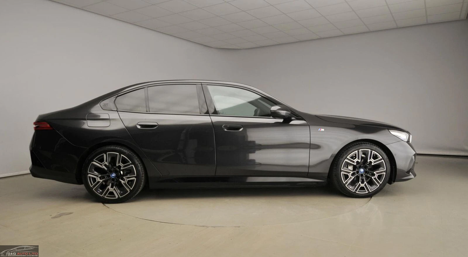 BMW i5 eDRIVE40/340HP/M-SPORTPACK/LED/NAVI/KLESS/240f - изображение 4