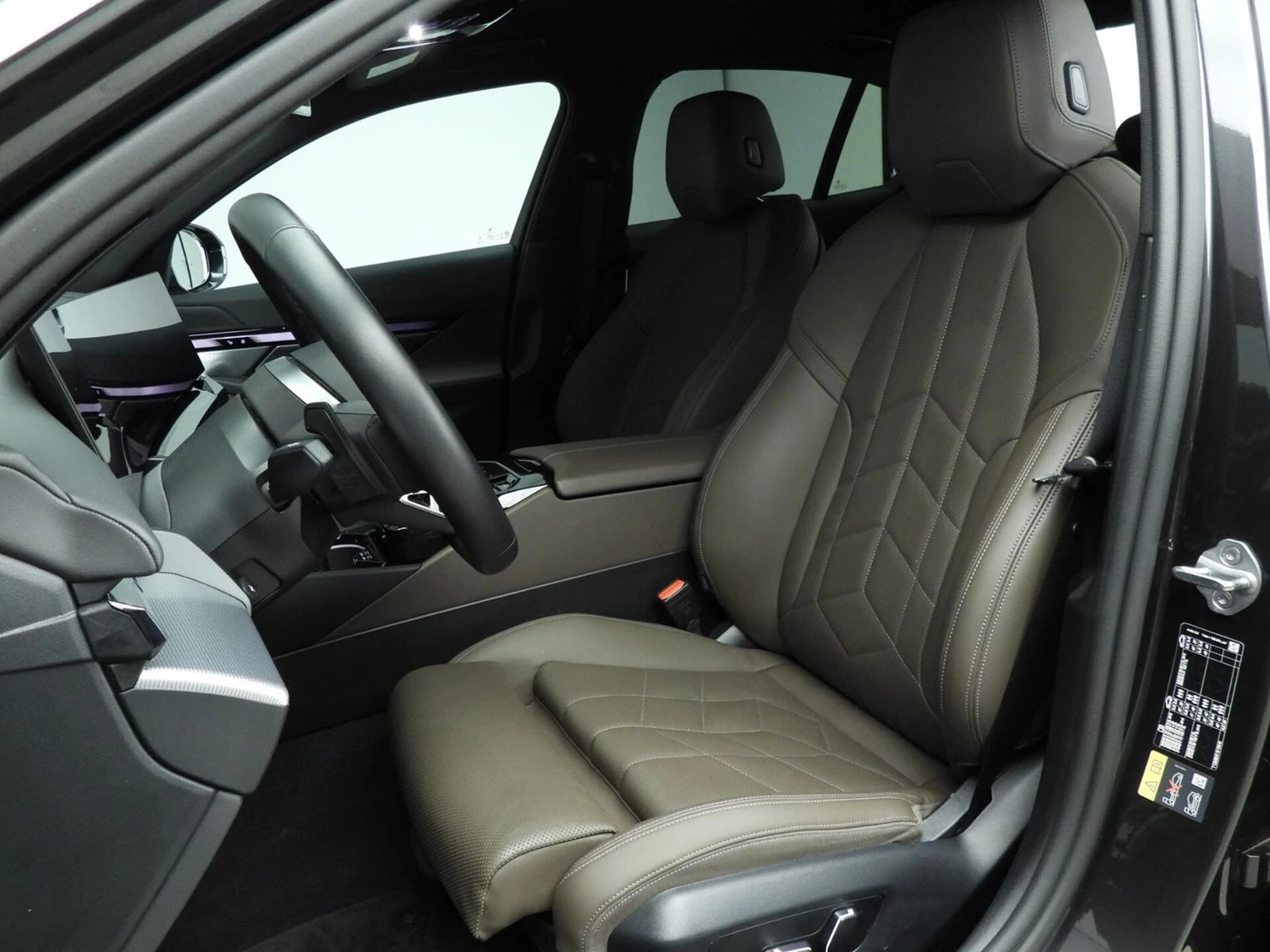 BMW i5 eDRIVE40/340HP/M-SPORTPACK/LED/NAVI/KLESS/240f - изображение 7