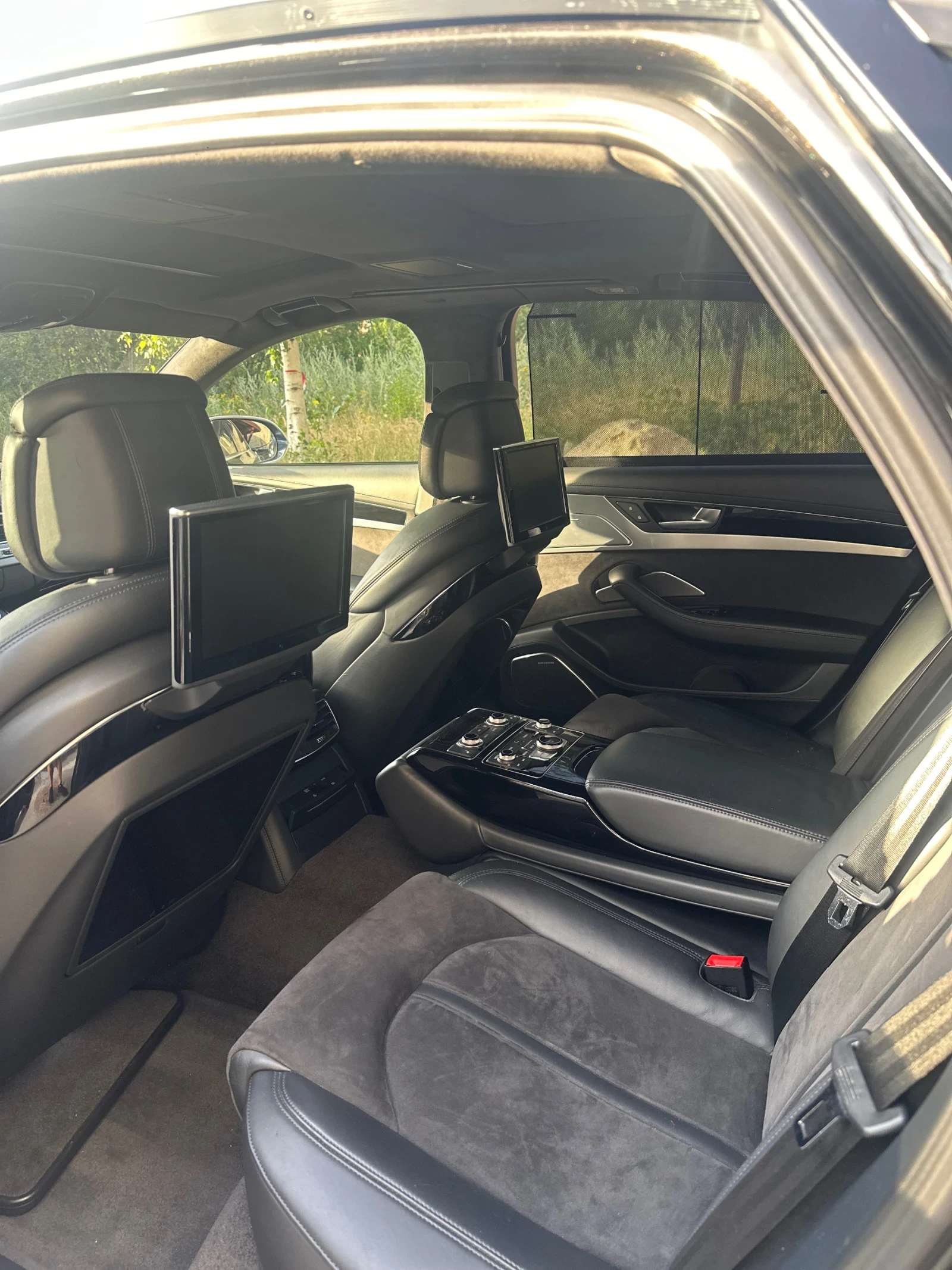 Audi A8 6.3 W12 Long quattro - изображение 6