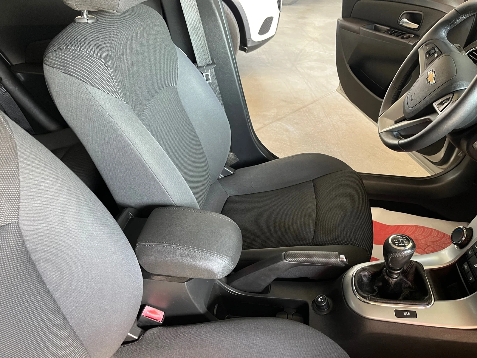 Chevrolet Cruze 2.0 Diesel  - изображение 8