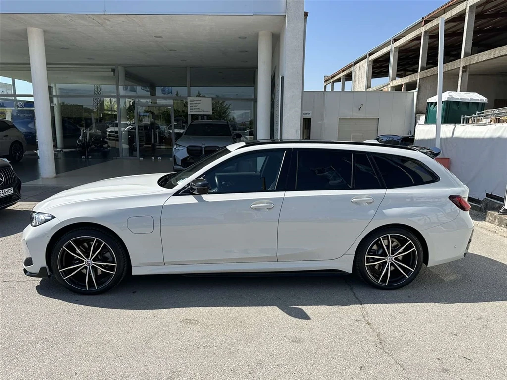 BMW 330 xDrive Туринг - изображение 3