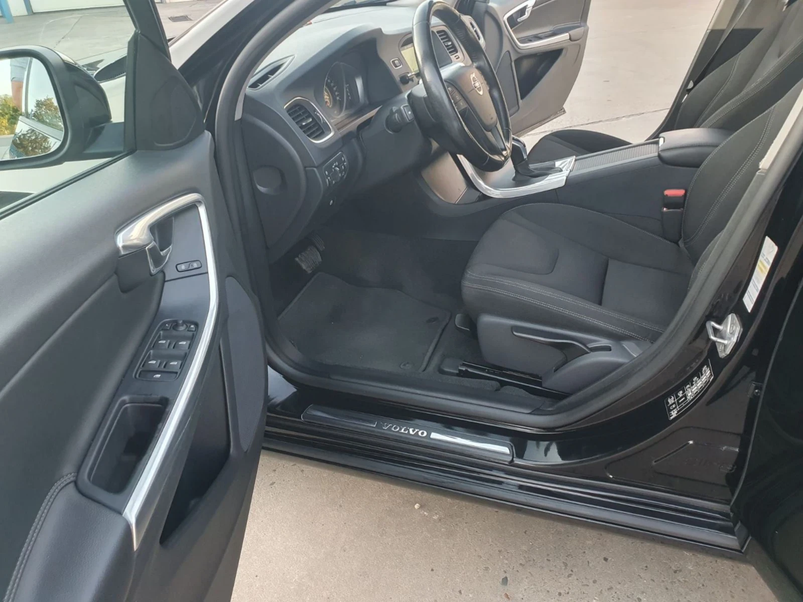 Volvo S60 S60D3 - изображение 9