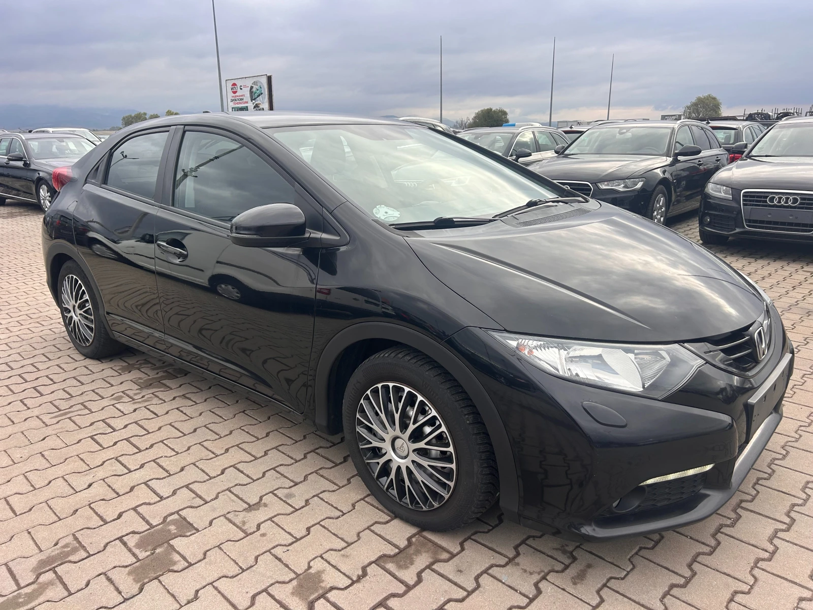 Honda Civic 1.6i-DTEC NAVI EURO 5 - изображение 4