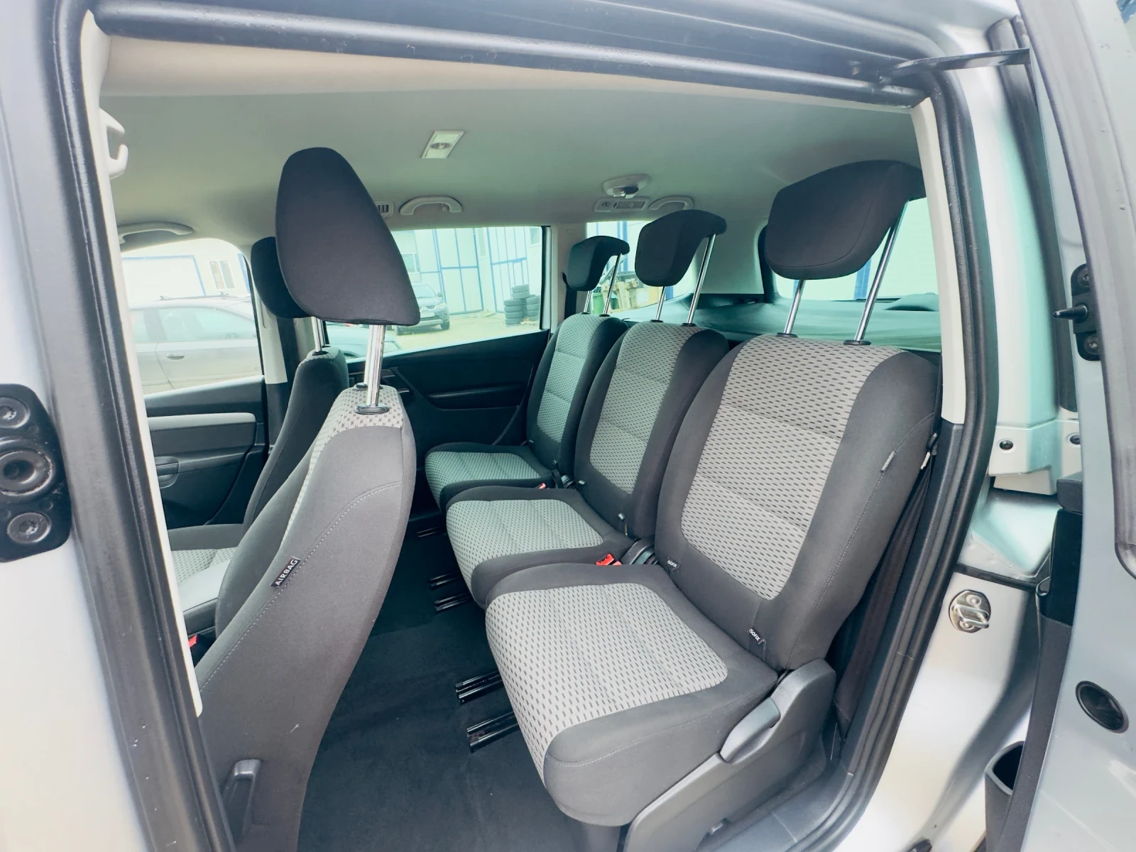 VW Sharan 2.0 TDI 140к.с. Автомат-Нави-Темпомат - изображение 10