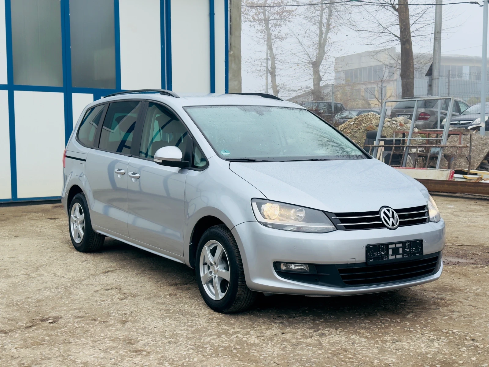 VW Sharan 2.0 TDI 140к.с. Автомат-Нави-Темпомат - изображение 2