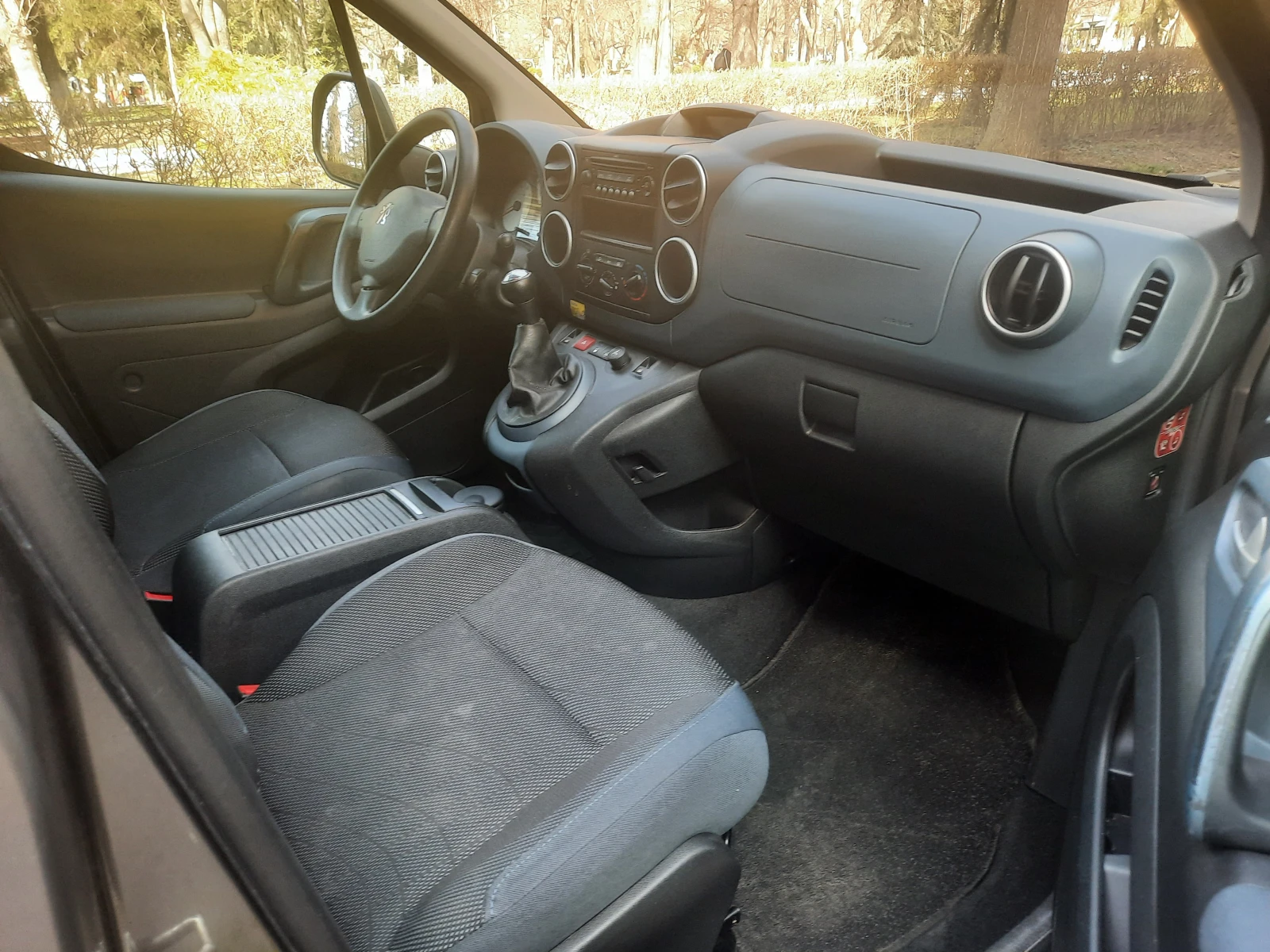 Peugeot Partner Tepee, снимка 12 - Автомобили и джипове - 53799814