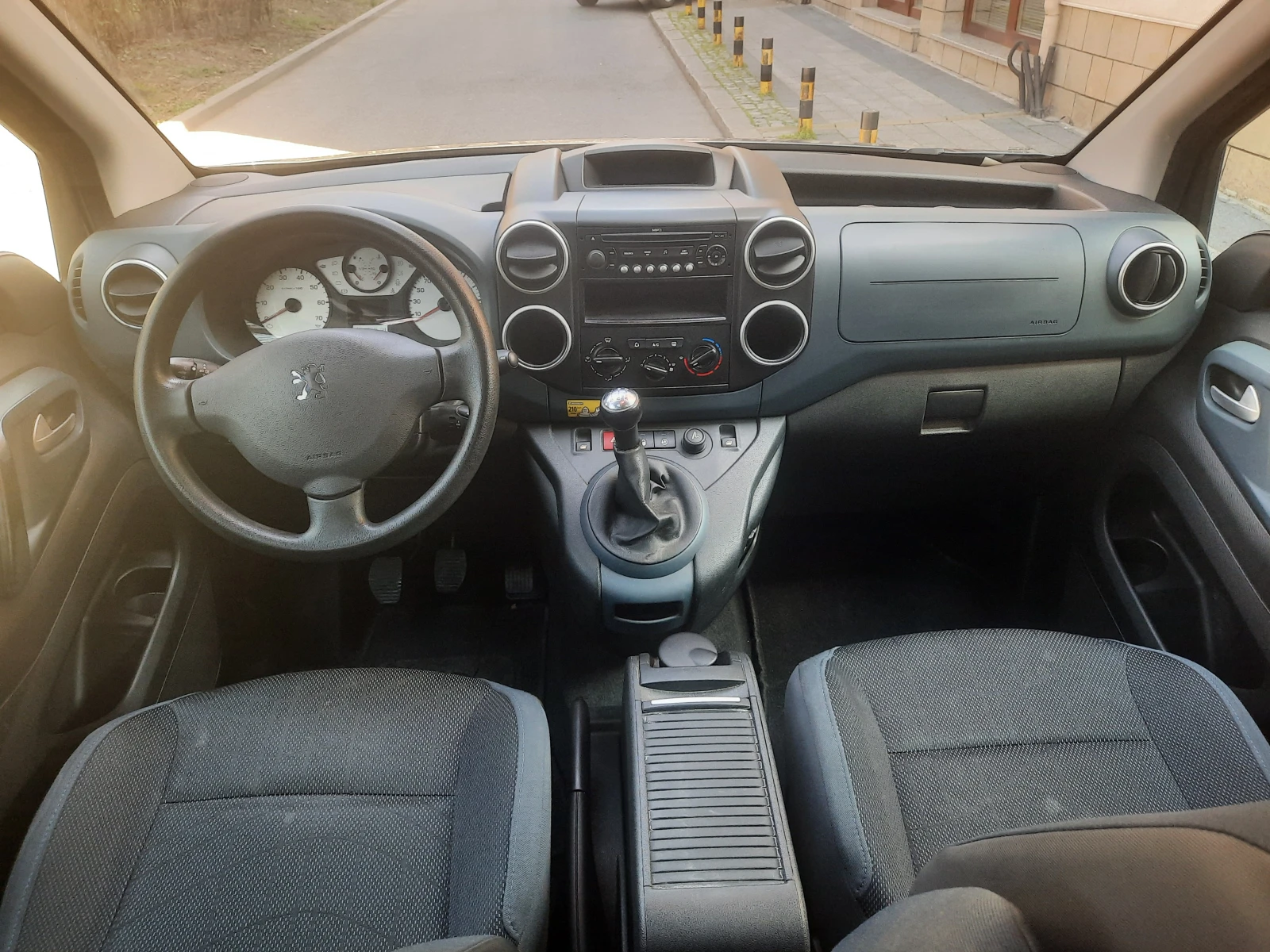 Peugeot Partner Tepee, снимка 11 - Автомобили и джипове - 53799814