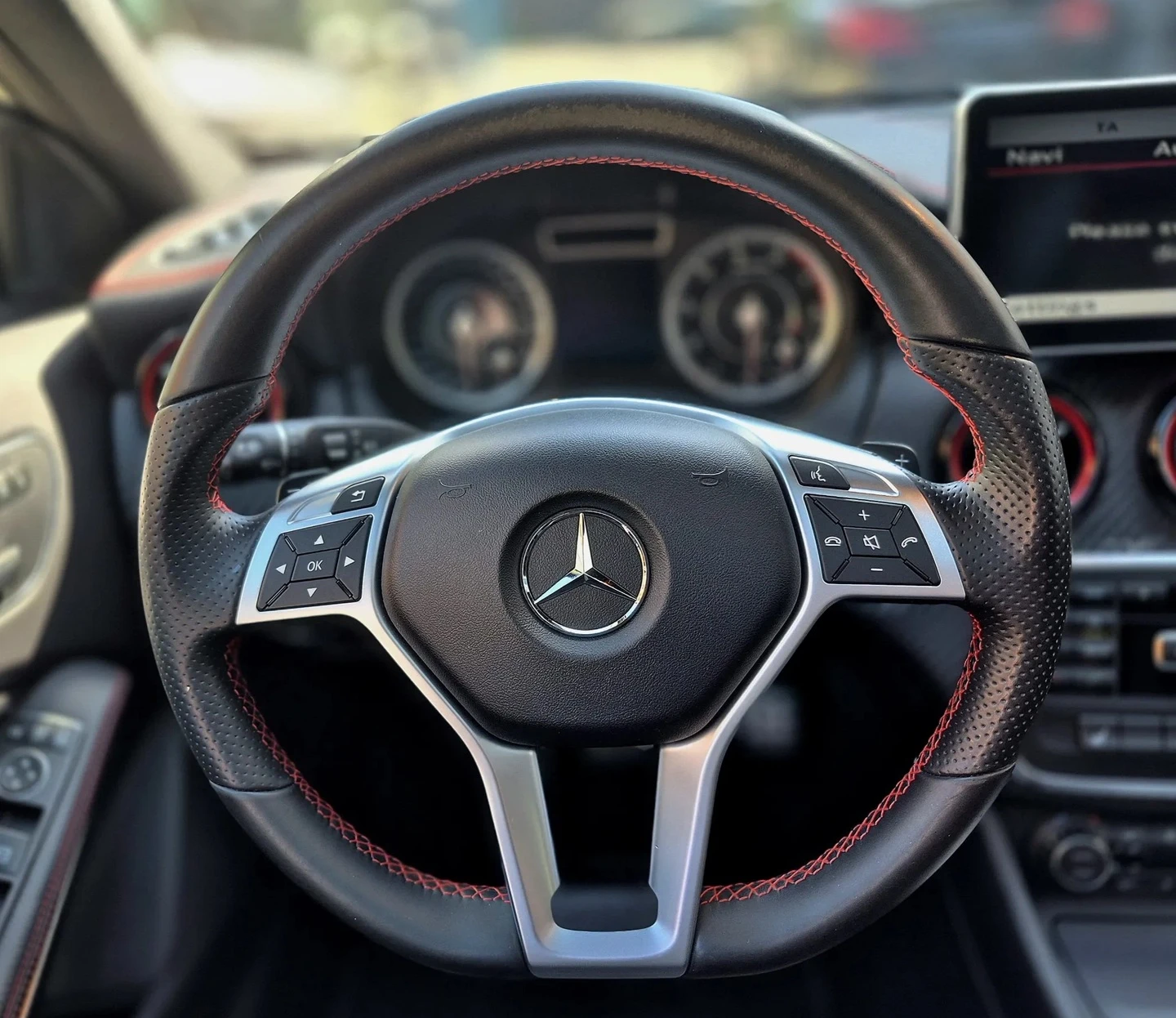 Mercedes-Benz A45 AMG 4MATIC Sedan, снимка 6 - Автомобили и джипове - 53900761