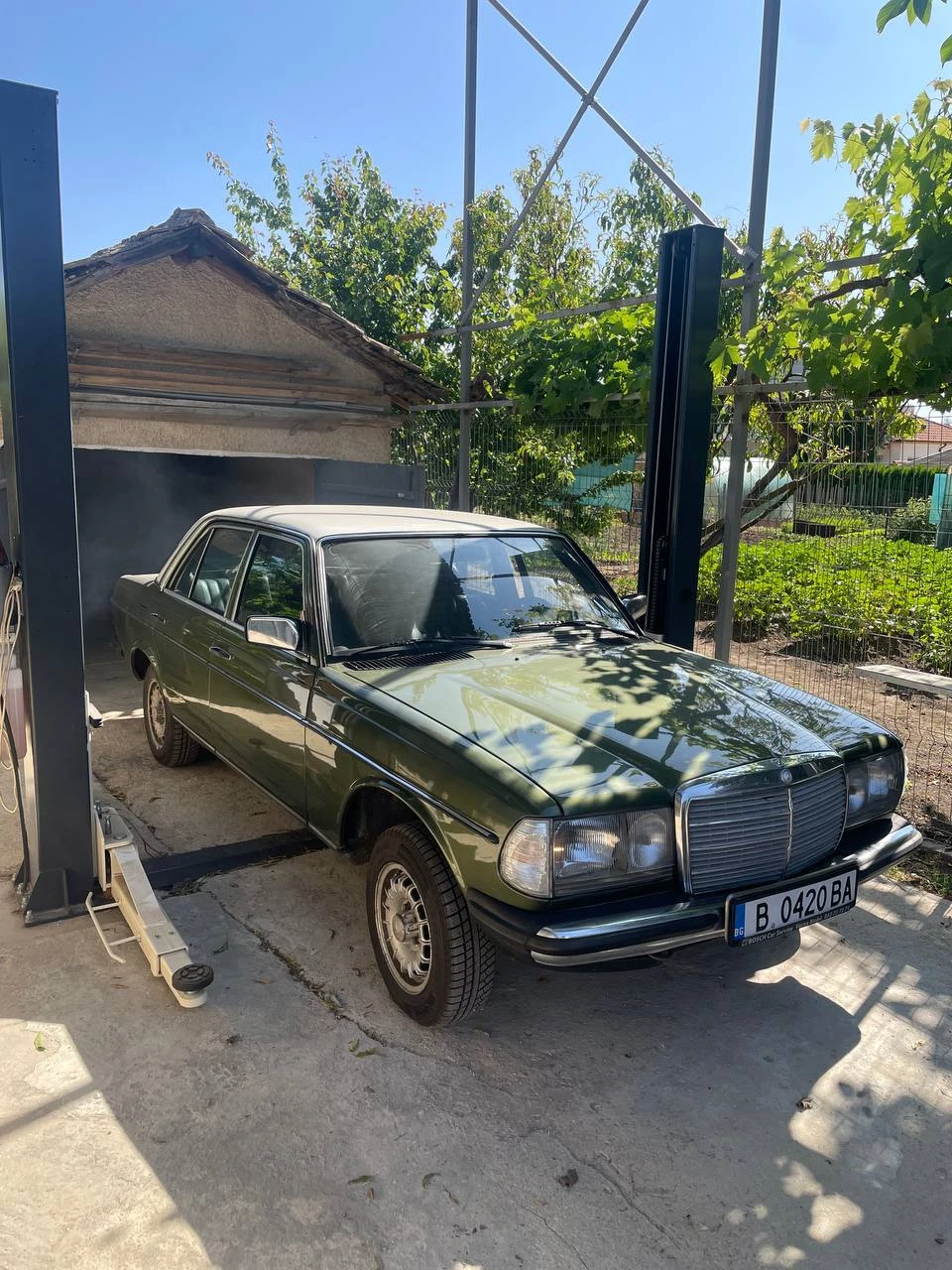 Mercedes-Benz 123 300 D