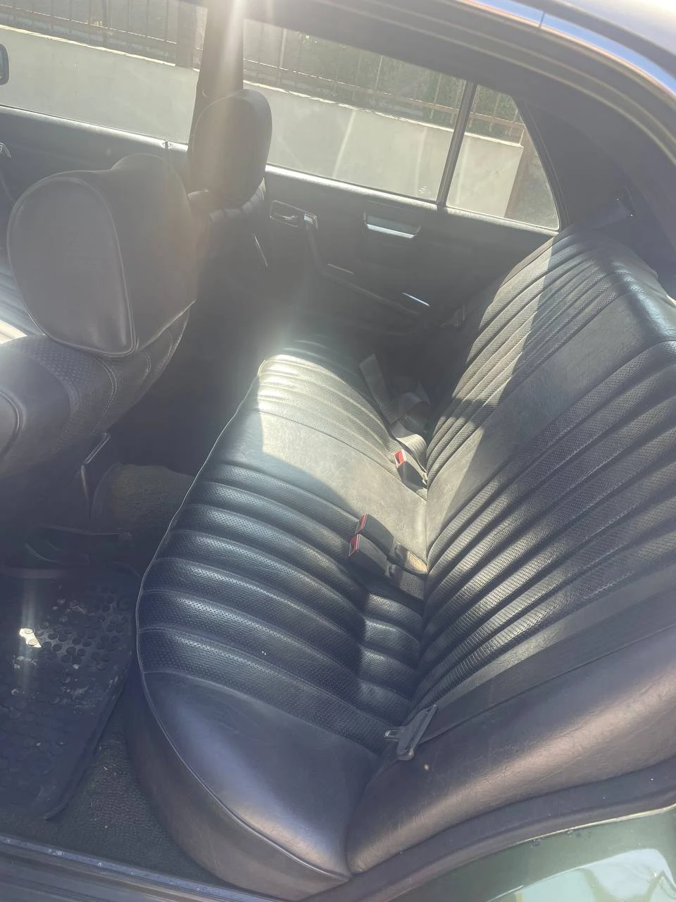 Mercedes-Benz 123 300 D, снимка 11 - Автомобили и джипове - 54193892