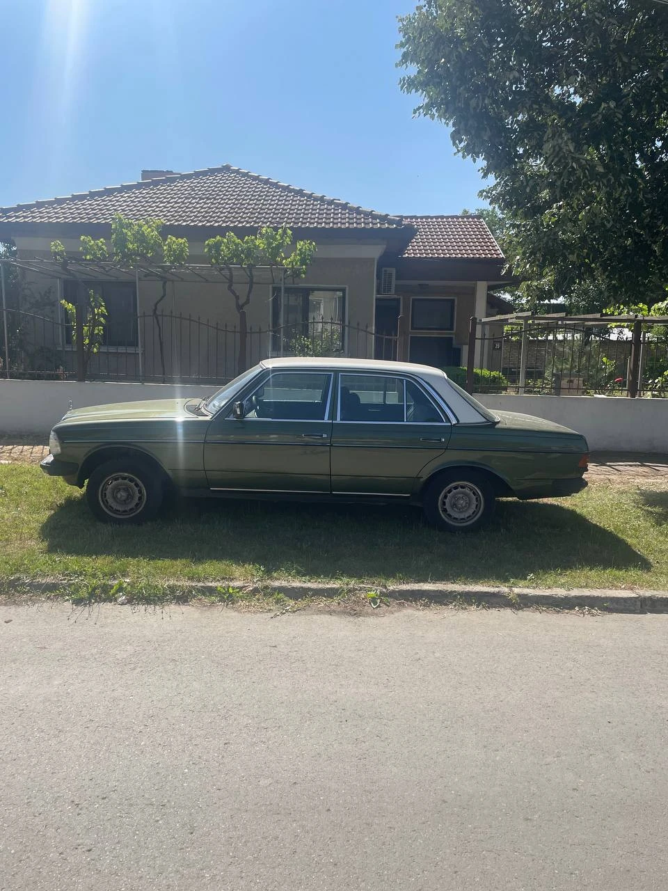 Mercedes-Benz 123 300 D, снимка 3 - Автомобили и джипове - 54193892